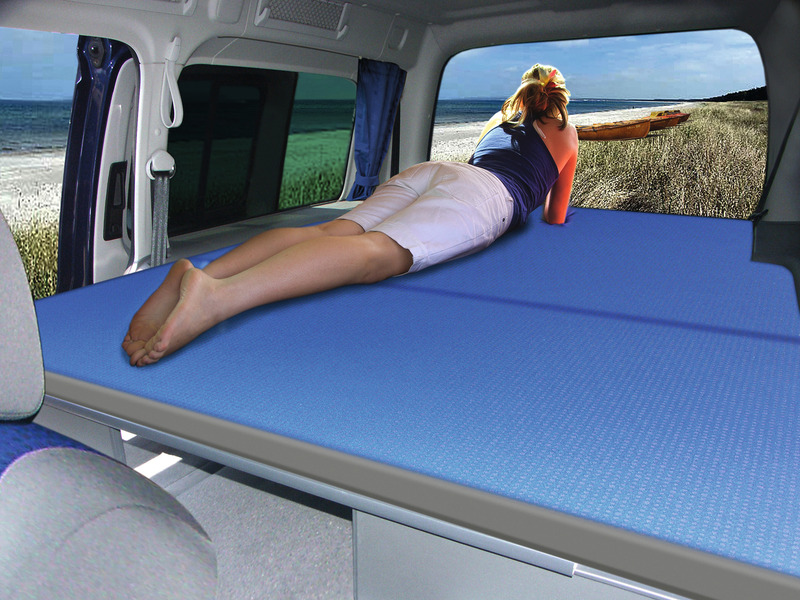 Dodatočne montovateľný systém na spanie do vozidla VW Caddy Maxi, rozmery 200 x 133 cm, vrátane čalúnenia a poťahov
